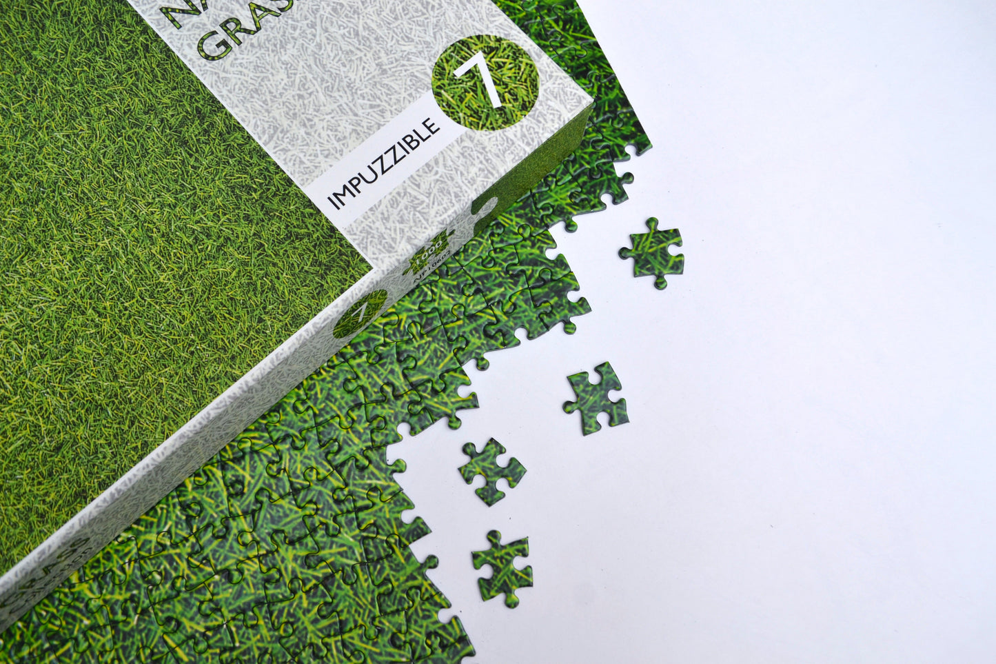 Natural Grass - Impuzzible No.7 - 1000 Piece Jigsaw Puzzle